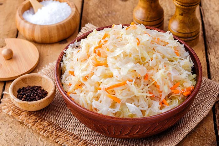 Чем полезна квашеная капуста